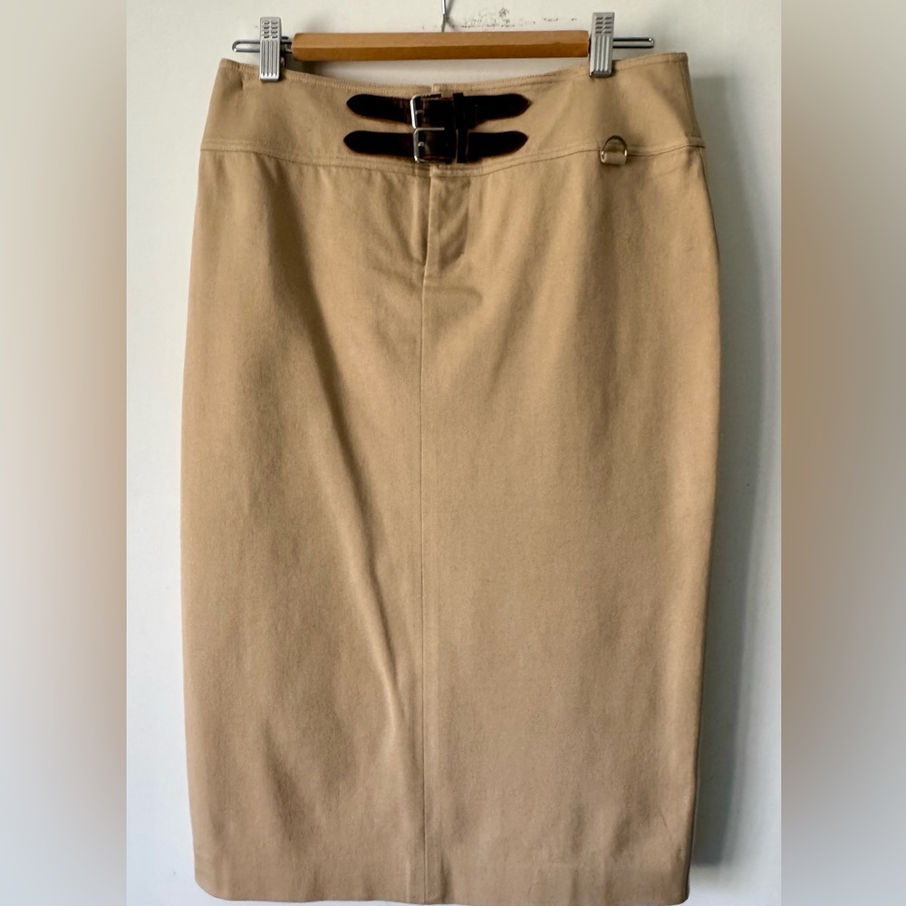 Lauren Ralph Lauren pencil skirt in size 4.